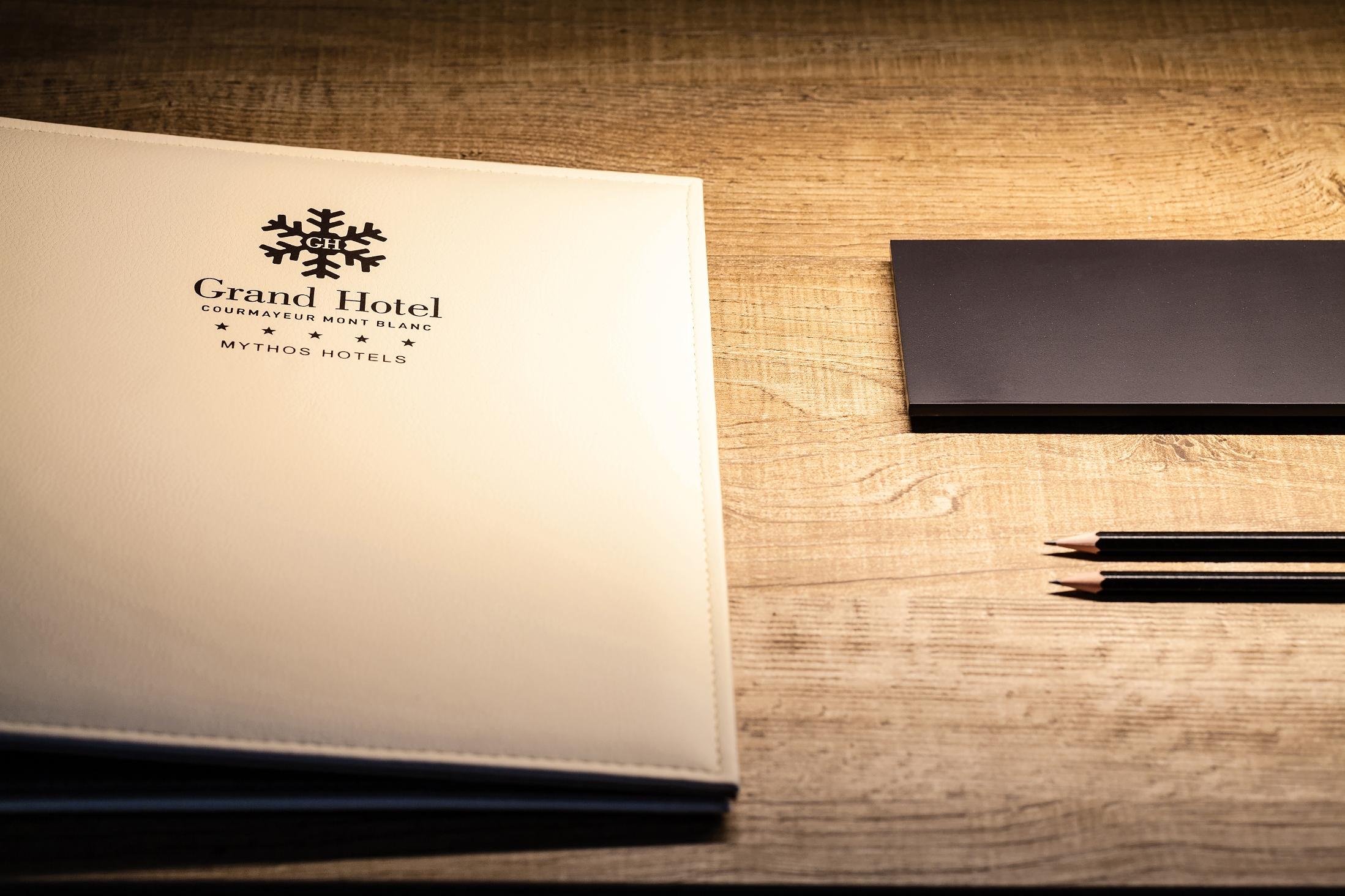Grand Hotel Courmayeur Mont Blanc, By R Collection Hotels Exteriör bild
