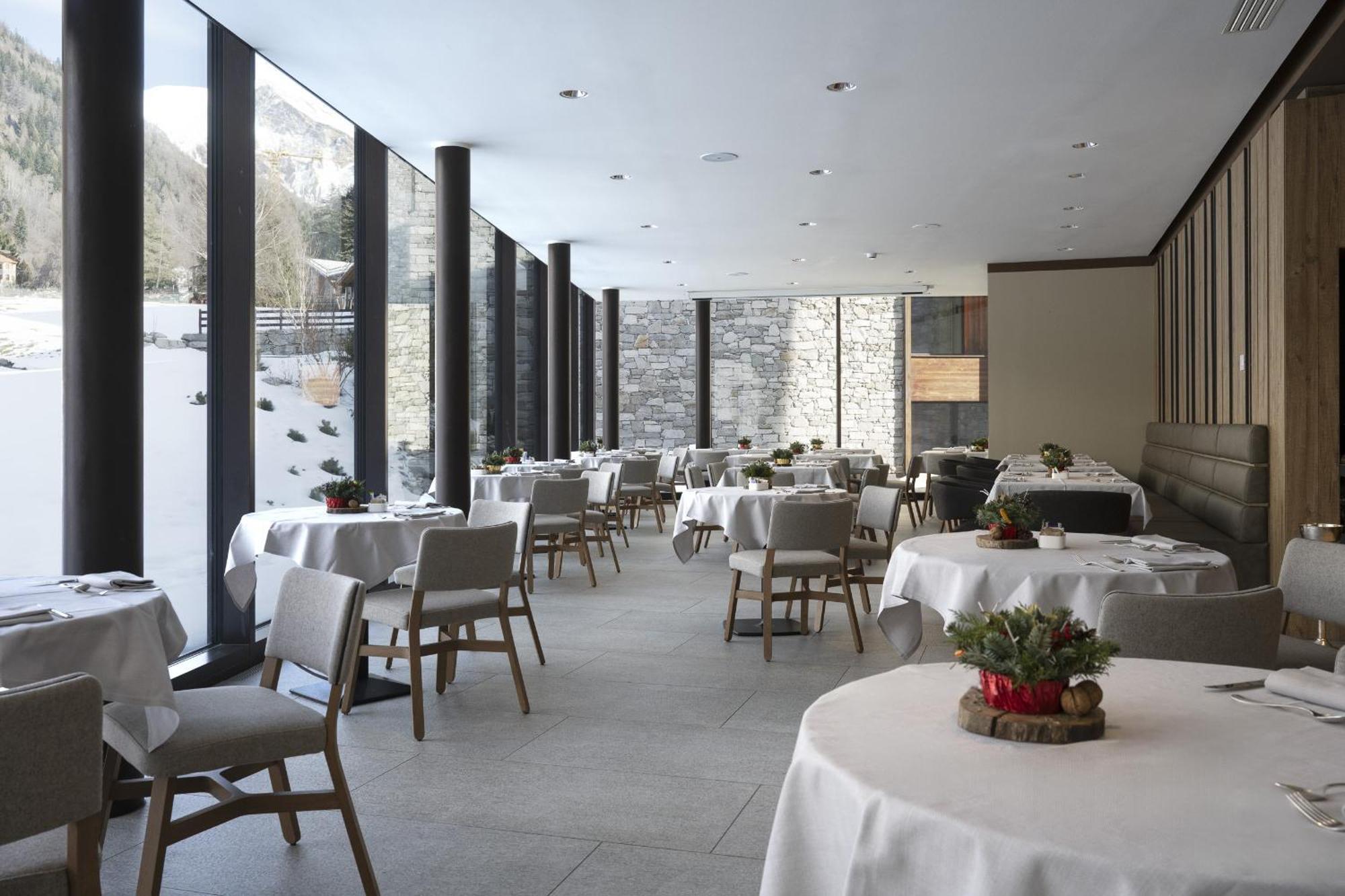 Grand Hotel Courmayeur Mont Blanc, By R Collection Hotels Exteriör bild