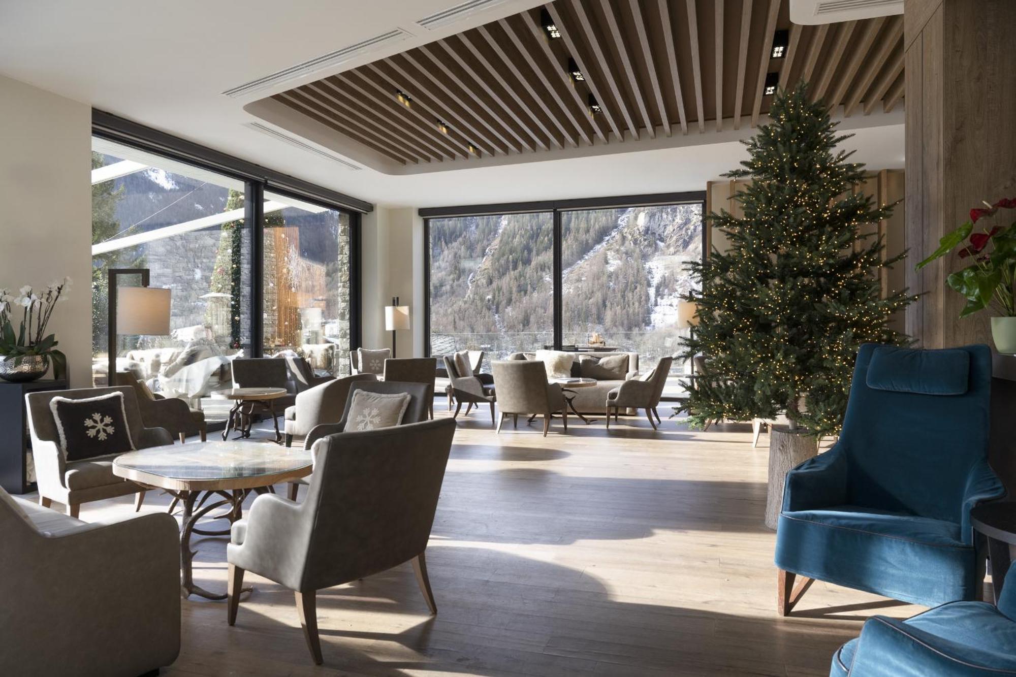 Grand Hotel Courmayeur Mont Blanc, By R Collection Hotels Exteriör bild